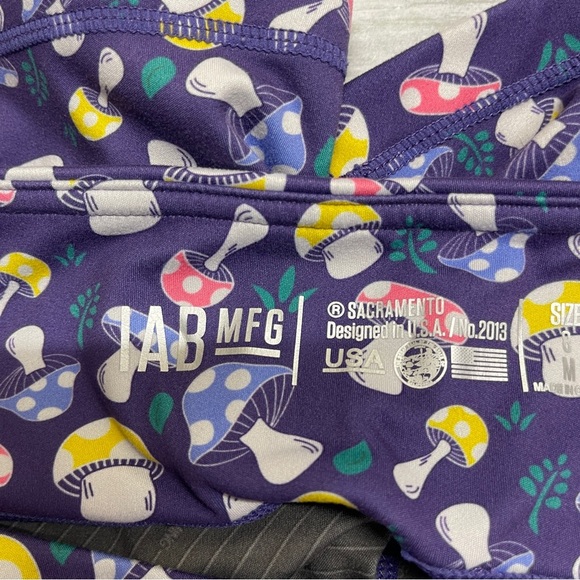 I Am Becoming IMB No Ride Workout 5” Inseam Shorts Purple Mushroom Women’s M(8) - Picture 7 of 12